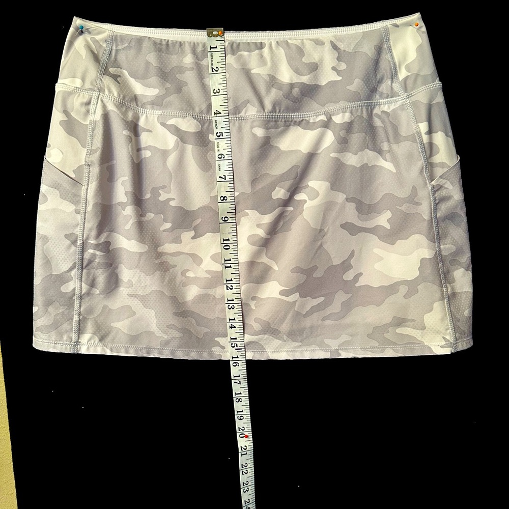 Avia SZ L,  Grey and White Camouflage Skort